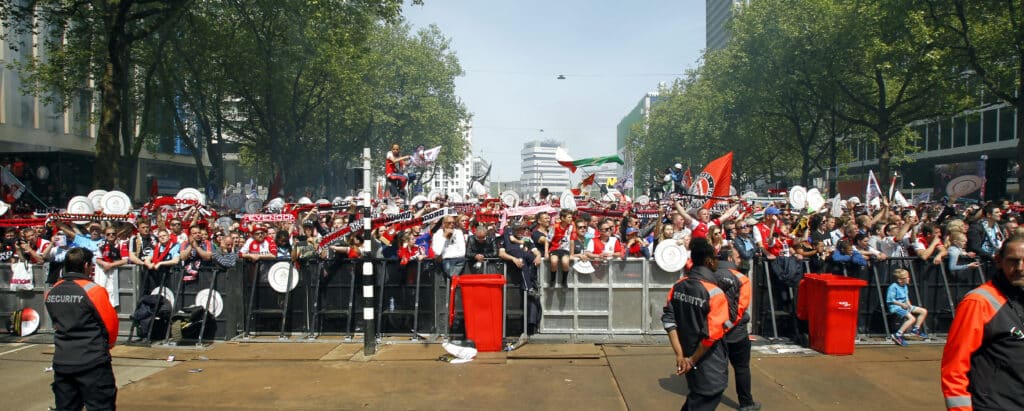 16 Keer Uit Eigen Kracht