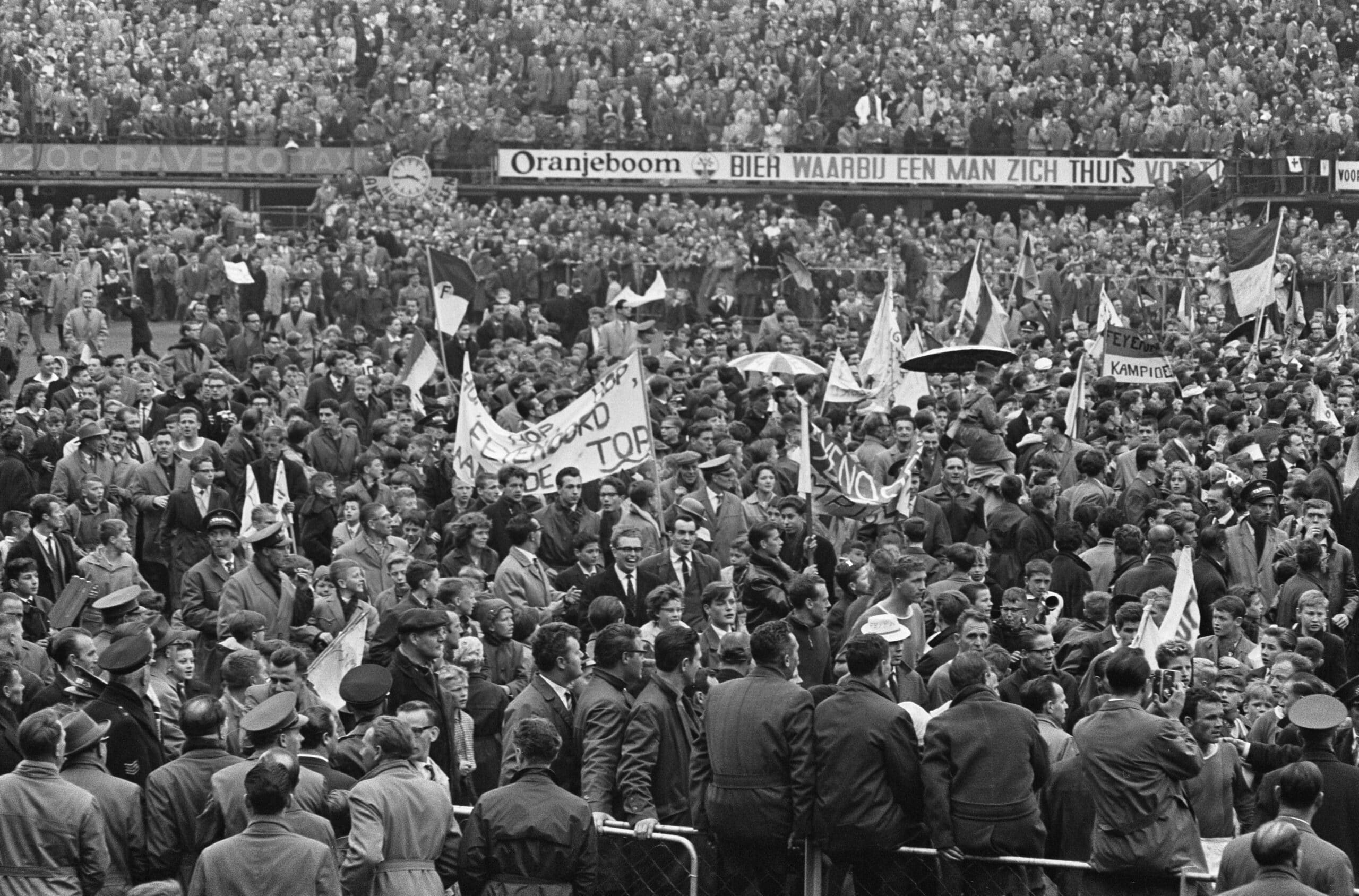 16 keer uit eigen kracht! - Trichis Boeken